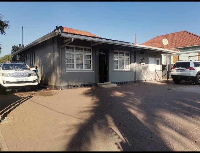 8 BEDROOM HOUSE FOR SALE IN GLENWOOD